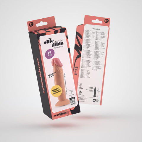 Embalagem do Dildo Ollie Baunilha, ressaltando segurança e cuidados na utilização, tudo com a proposta de uma experiência super realista com Super Realistico SkinSense Ollie Baunilha.