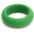 Detalhe do Anel Pénis Silicone Je Joue, Ø3.1cm, mostrando sua textura e design ergonômico.