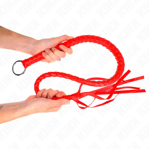 Chicote de Serpente Vermelho KINK 65cm em cena de uso, capturando a essência do prazer e a intensidade das brincadeiras BDSM.