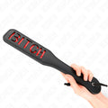 Detalhe do Paddle KINK BITCH Preto e Vermelho com design elegante, perfeito para apimentar suas experiências sexuais.