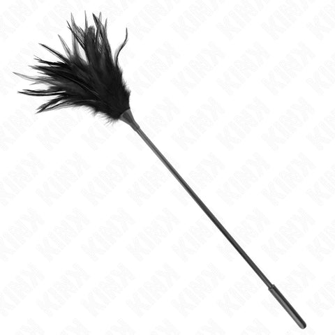 Plumas KINK Pretas com 45 cm, ideais para intensificar suas sessões de BDSM com conforto e estilo. Delicadas e sofisticadas, estas plumas são um acessório perfeito para jogos sensuais.
